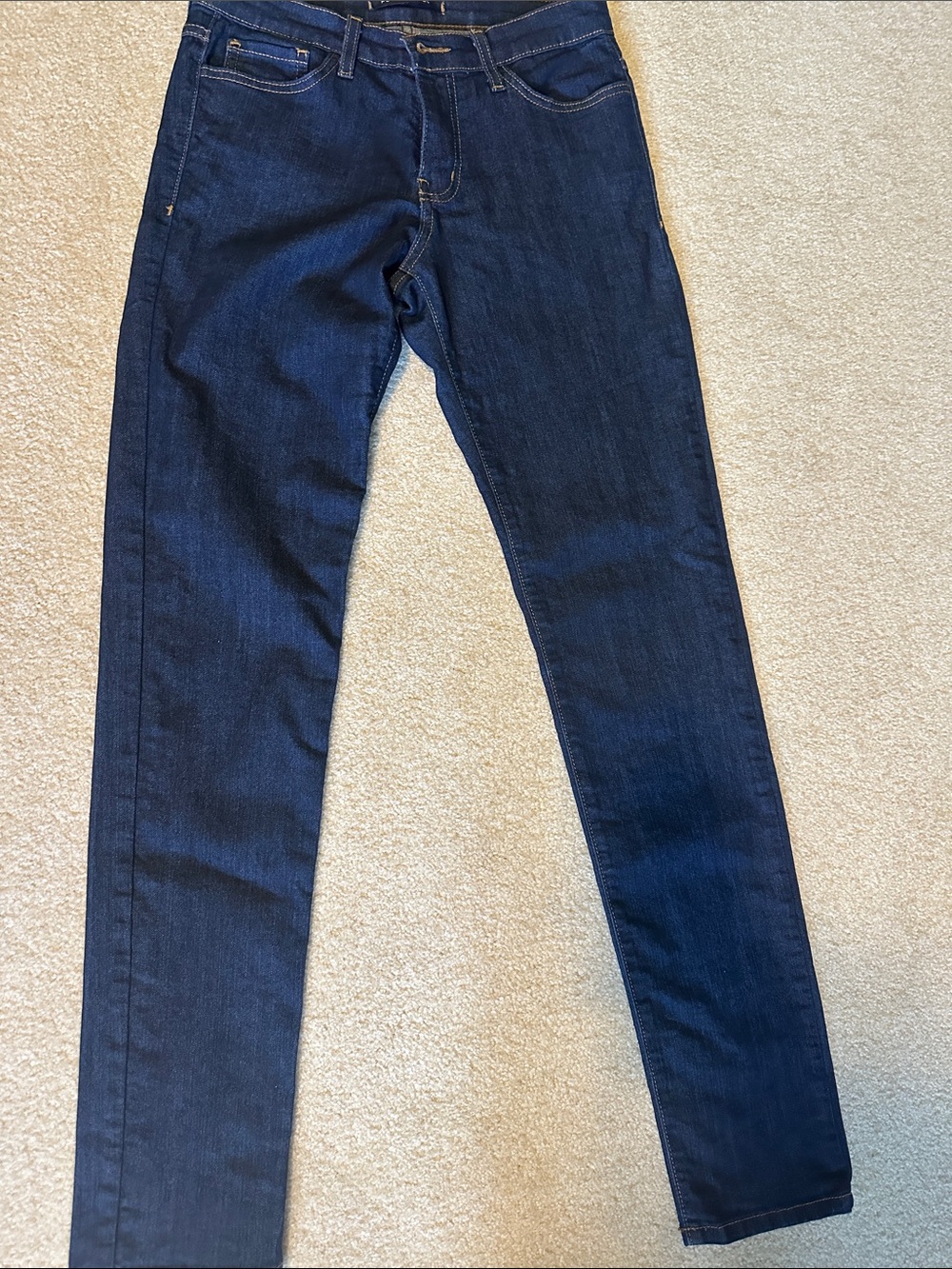 Flying Monkey Women’s Dark wash Skinny Jeans.  Mid rise, size 26